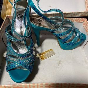 Beautiful Giani Sandal Heels
